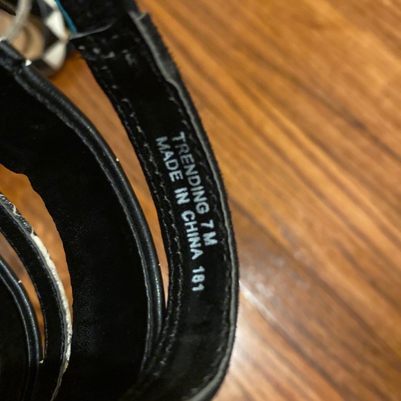 Steve Madden Strappy Black/white Print Snakeskin Heels Women’s Size 7 - Picture 10 of 11